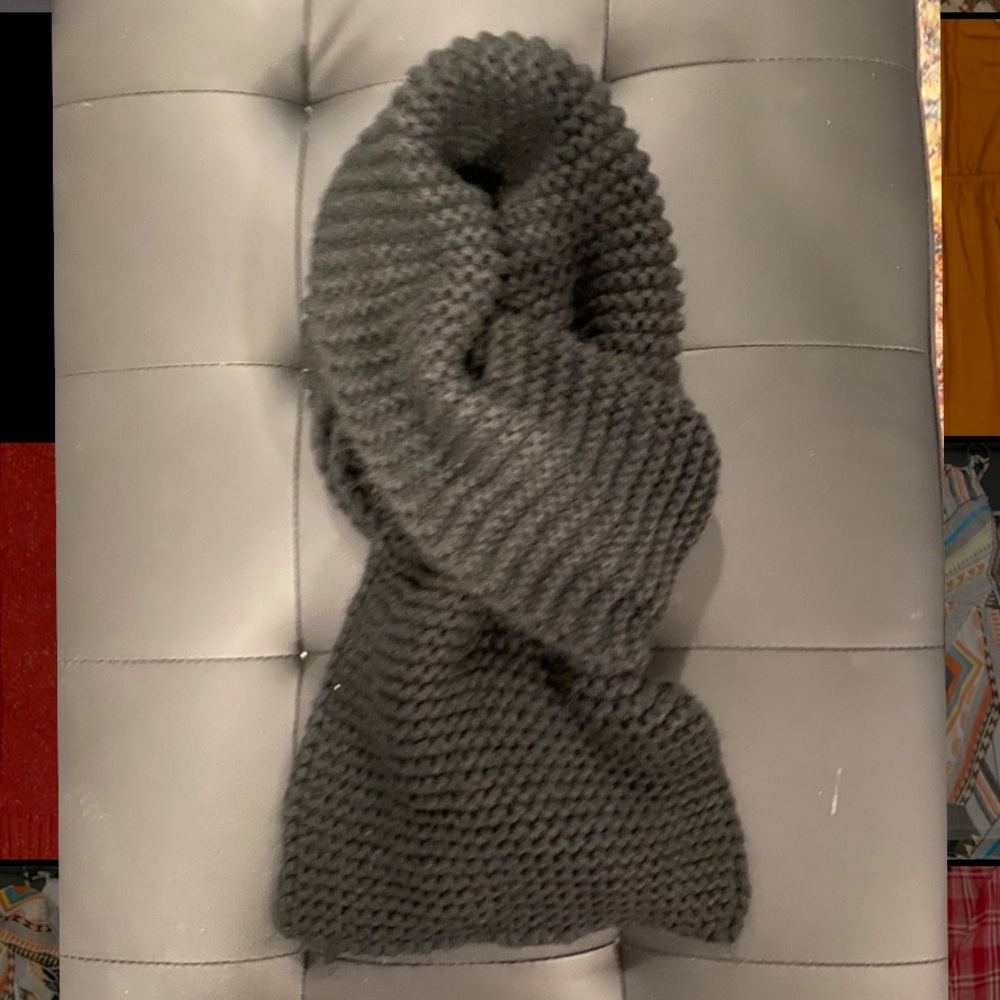 GAP Black Scarf